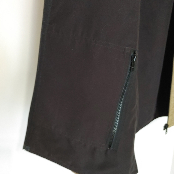 Signature by Spanner | womans reversible jacket tan quilted & black - Picture 7 of 9